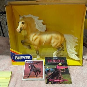 Breyer 1st half of year Welsh Cob Sunny Boy #979 circa 1997 w/ org booklet